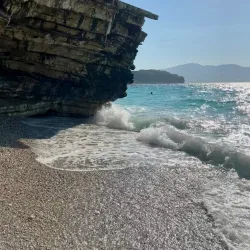 Mirror Beach (Plazhi i Pasqyrave) - Ksamil