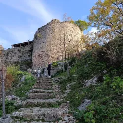 Petrela Castle - Vore