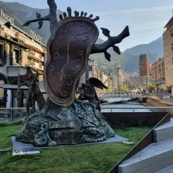 La Noblesse du Temps Sculpture - Les Escaldes