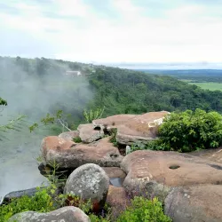 Nature Trails and Hiking - Ambriz