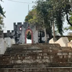 Traditional Angolan Villages - Calulo