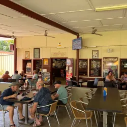 Adelaide River Tavern - Adelaide River