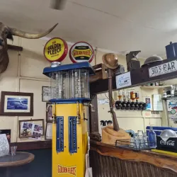 Adelaide River Tavern - Adelaide River