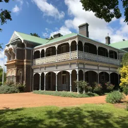 Saumarez Homestead - Armidale
