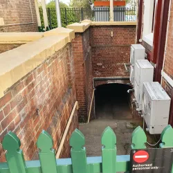 Bathurst Railway Station - Bathurst