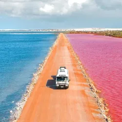 Pink Lake (Lake Hillier) - Esperance