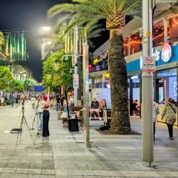 Cavill Avenue - Surfers Paradise (Gold Coast)