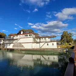 Swan Hill Regional Art Gallery - Swan Hill