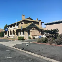 Leslie Park - Warwick