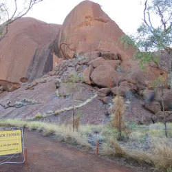 Talinguru Nyakunytjaku Viewing Area - Yulara