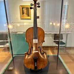 Mozart's Birthplace (Mozarts Geburtshaus) - Salzburg