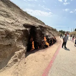 Yanar Dag (Burning Mountain) - Lokbatan
