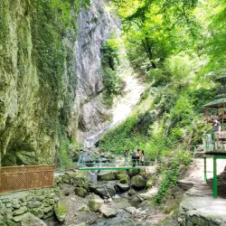 Yeddi Gozel Waterfall - Qebele