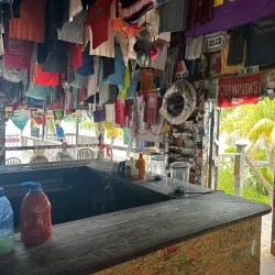 Chat 'N' Chill Beach Bar - George Town