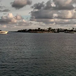 Man-O-War Cay - Marsh Harbour