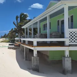 Man-O-War Cay - Marsh Harbour