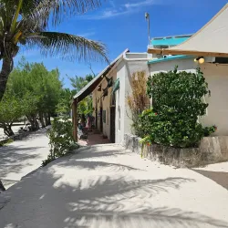 Pete's Pub and Gallery - Marsh Harbour