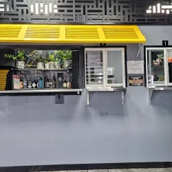 Bahamian Seafood Restaurant - Snug Corner