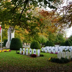 Roeselare War Memorial - Roeselare