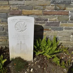 Ramparts Cemetery (Sanctuary Wood) - Ypres (Ieper)