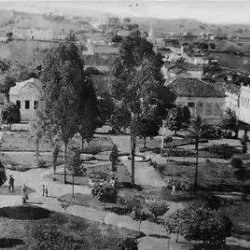 Praça Getúlio Vargas - Passos