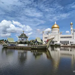 Sultan Omar Ali Saifuddien Mosque - Bandar Seri Begawan