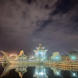 Sultan Omar Ali Saifuddien Mosque - Bandar Seri Begawan