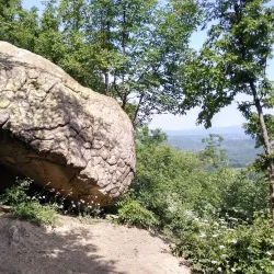 Markov Kamak (Mark's Stone) - Dupnica