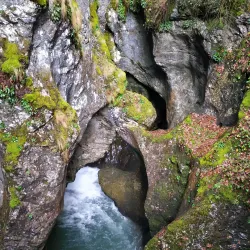Devil's Throat Cave (nearby) - Kavarna
