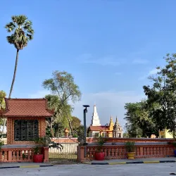Wat Kampong Tralach Leu - Kampong Chhnang