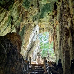 Phnom Chhngok Cave Temple - Kampot