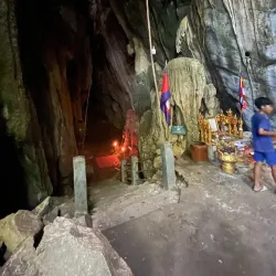 Phnom Chhngok Cave Temple - Kampot