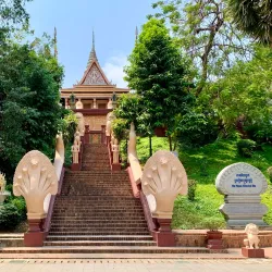 Wat Phnom - Phnom Penh
