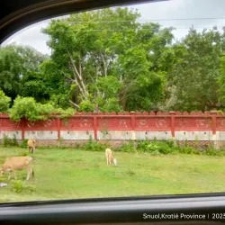 Phumi Samraong Pagoda - Phumi Samraong