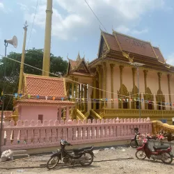 Phumi Samraong Pagoda - Phumi Samraong
