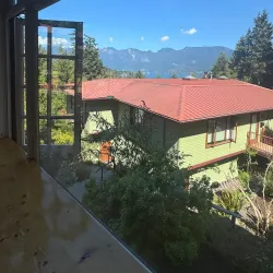 Artisan Square - Bowen Island