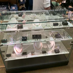 Local Artisan Shops - La Patrie