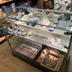 Local Artisan Shops - La Patrie