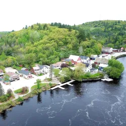 Wakefield Village - La Peche