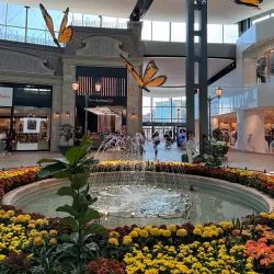 Shopping Centre Carrefour Laval - Laval