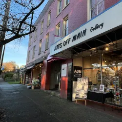 Local Art Galleries and Shops - Marathon