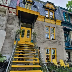 Plateau Mont-Royal Neighborhood - Montreal