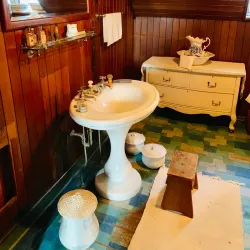 Irving House - New Westminster