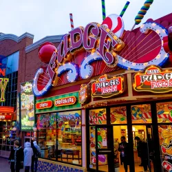 Clifton Hill - Niagara Falls