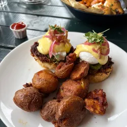 Cliffhanger Cafe - Squamish