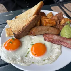 Cliffhanger Cafe - Squamish