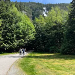 Shannon Falls Provincial Park - Squamish