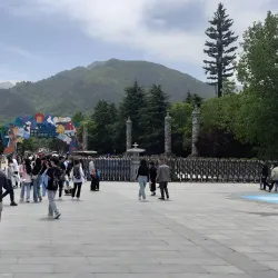 Qinling Wildlife Zoo - Baoji