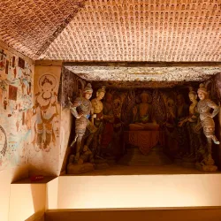 Dunhuang Art Gallery - Dunhuang
