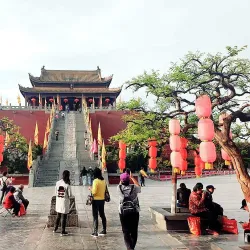 Dragon and Phoenix Pavilion - Kaifeng
